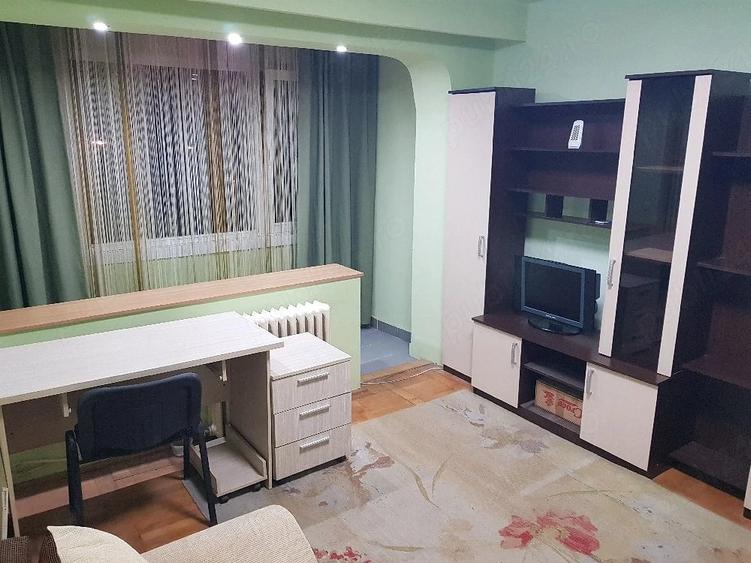Apartament cu 2 camere decomandat în Complex Studențesc