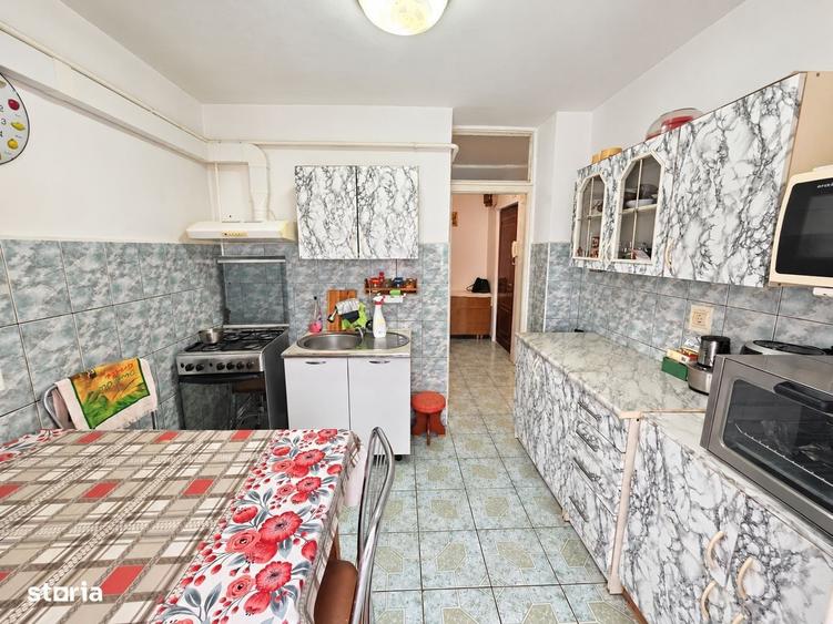 Apartament cu 3 camere decomandat în Central