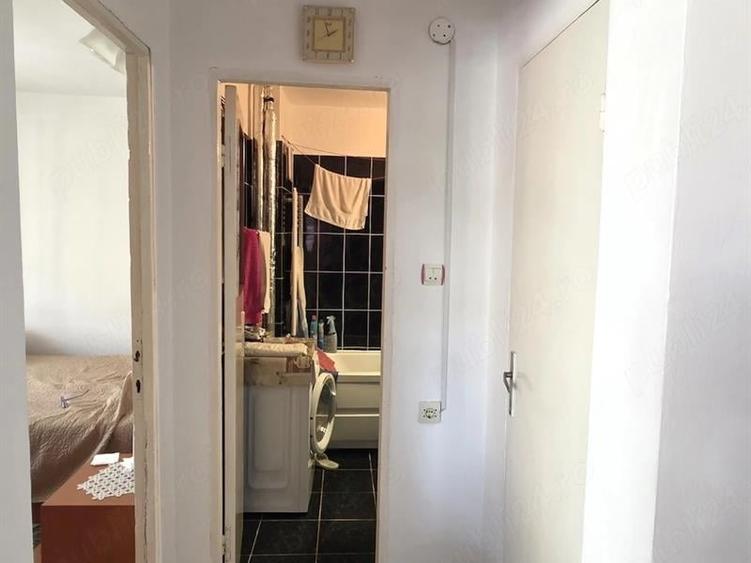 Apartament cu 2 camere decomandat, mobilat în Craiovița Nouă
