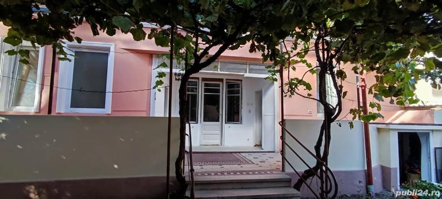 Casă cu 4 camere cu Teren 380 Mp în Orașul Nou