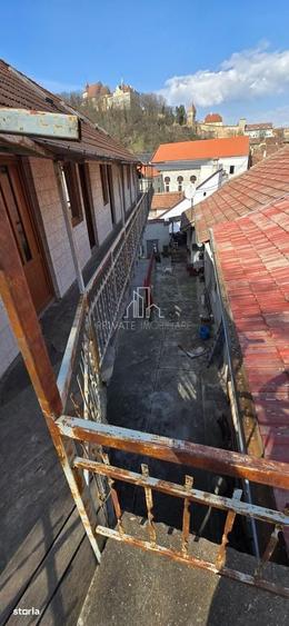 Casă cu 4 camere decomandat în Angofa
