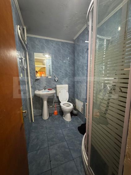 Apartament cu 4 camere nedecomandat în Sebastian