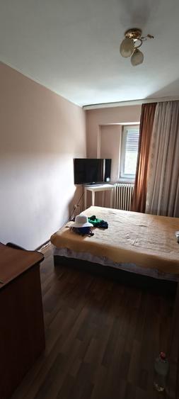 Apartament cu 3 camere decomandat în Viziru 3