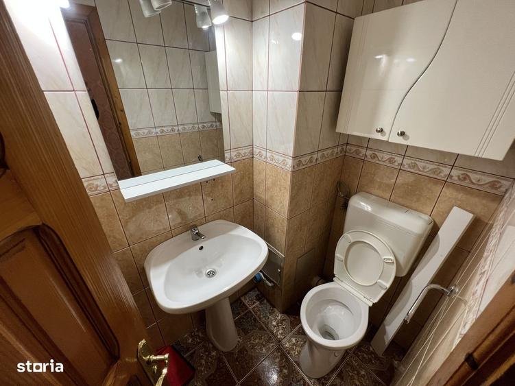Apartament cu 3 camere decomandat, mobilat în Casa de Cultură