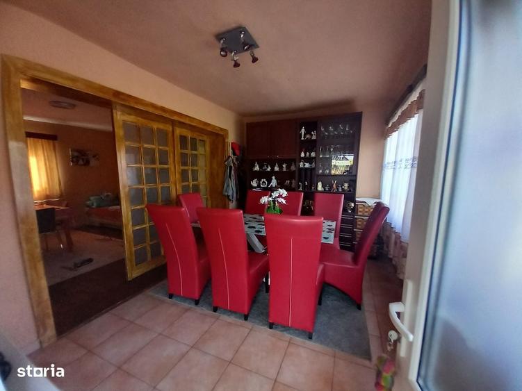 Casă cu 4 camere în Central