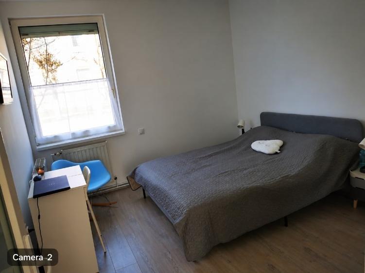 Apartament cu 4 camere semidecomandat, mobilat în Central