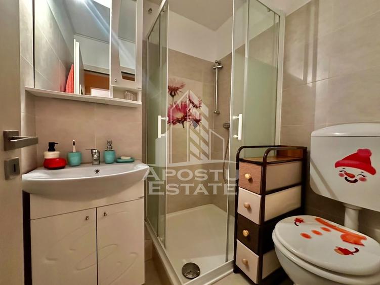 Apartament cu 3 camere semidecomandat, mobilat în Soarelui