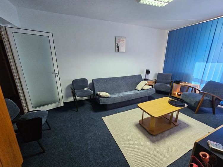 Apartament cu 3 camere decomandat în Piața Unirii