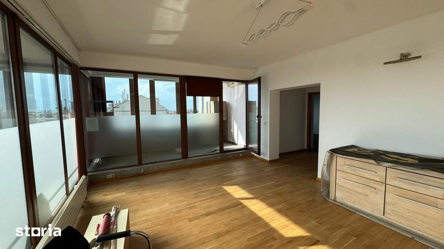 Apartament cu 3 camere în Lunei