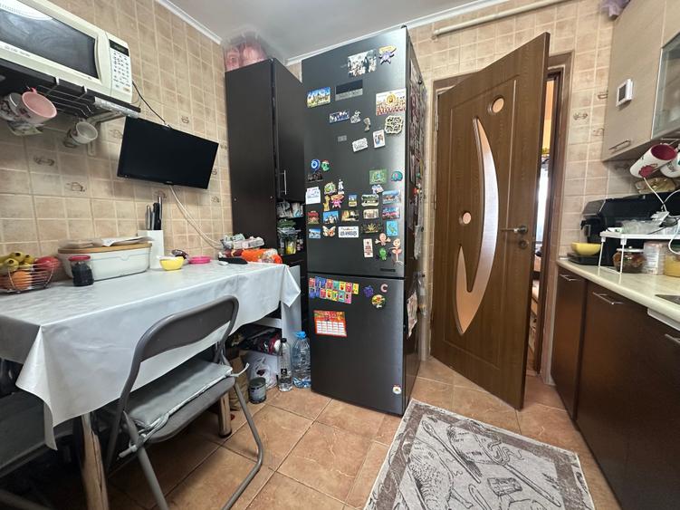 Apartament cu 3 camere decomandat în Banca Națională