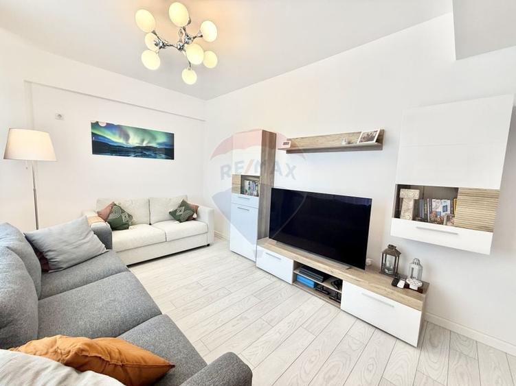 Apartament cu 3 camere decomandat, mobilat în Pipera