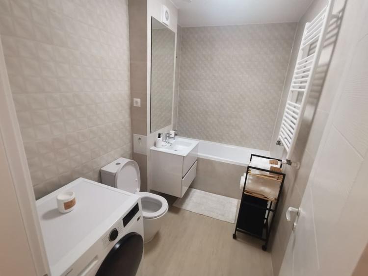 Apartament cu 2 camere decomandat, mobilat în Industriilor