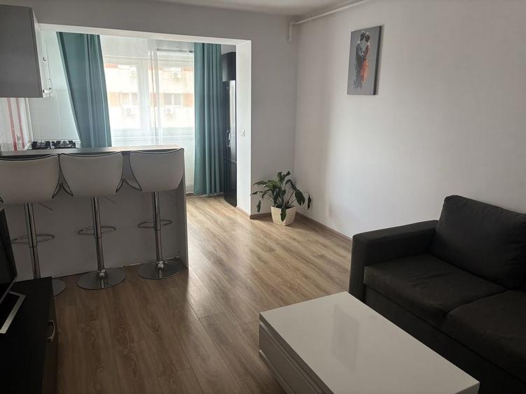 Apartament cu 2 camere decomandat în Theodor Pallady