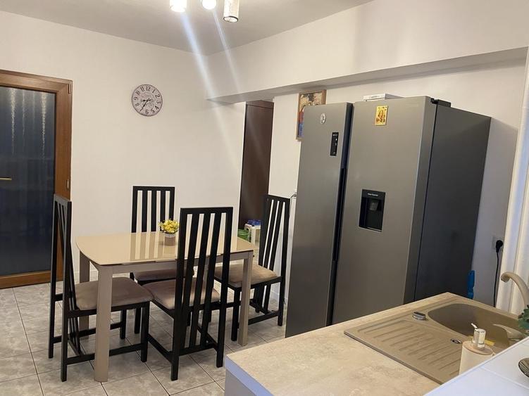 Apartament cu 3 camere decomandat în Dacia