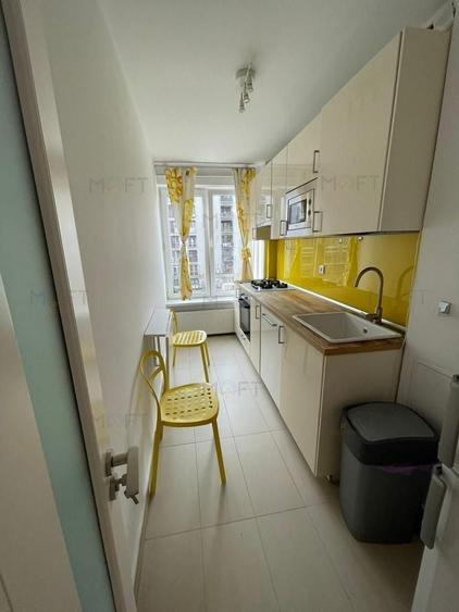 Apartament cu 2 camere decomandat, mobilat în Romană