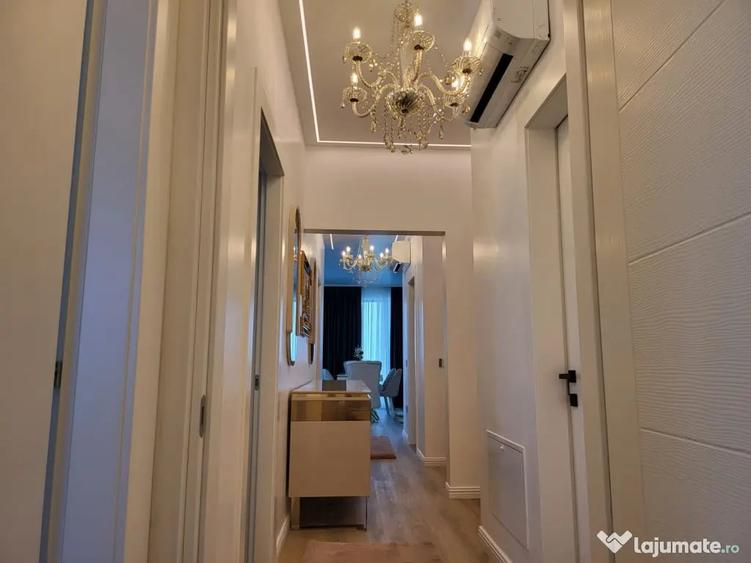 Apartament cu 4 camere decomandat în Central