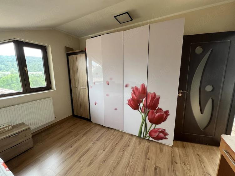 Apartament cu 3 camere semidecomandat în Central