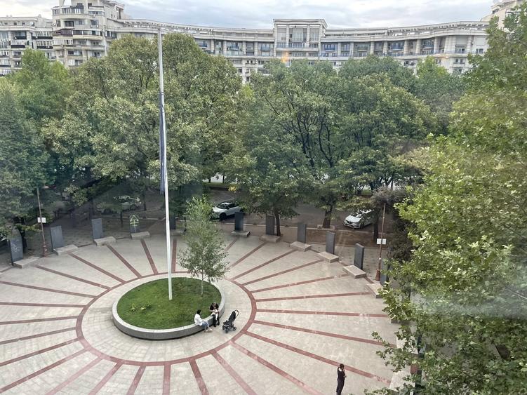 Apartament cu 3 camere decomandat în Unirii