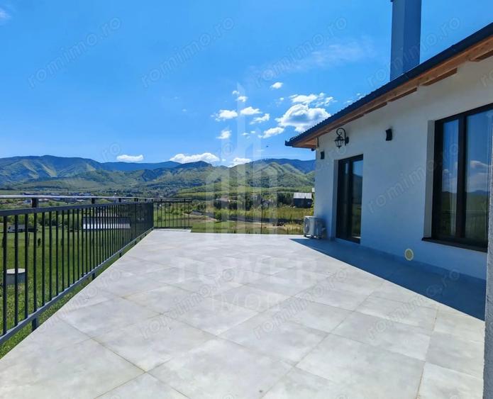 Casă cu 2 camere cu Teren 3282 Mp în Sadu