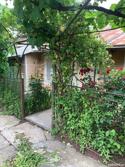 Casă cu 3 camere cu Teren 1896 Mp în Podu Turcului