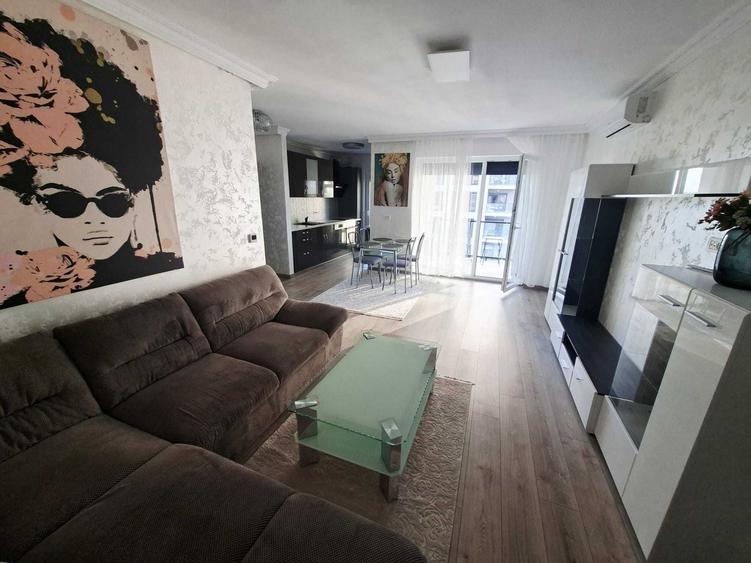 Apartament cu 3 camere semidecomandat în Central