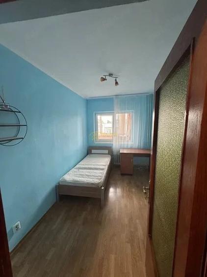 Apartament cu 3 camere decomandat în Gară