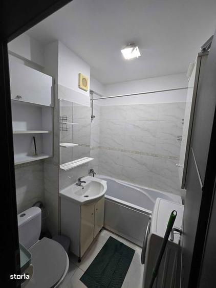 Apartament cu 3 camere decomandat, mobilat în Central