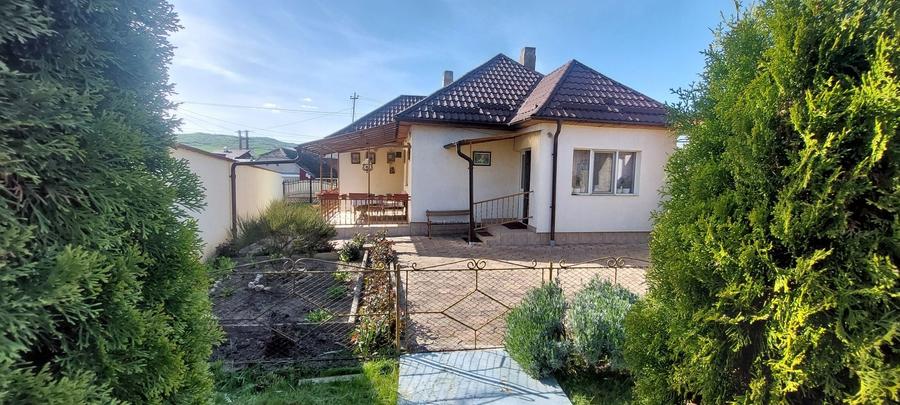 Casă cu 2 camere în Central