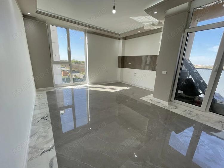 Apartament cu 3 camere decomandat în Torontalului