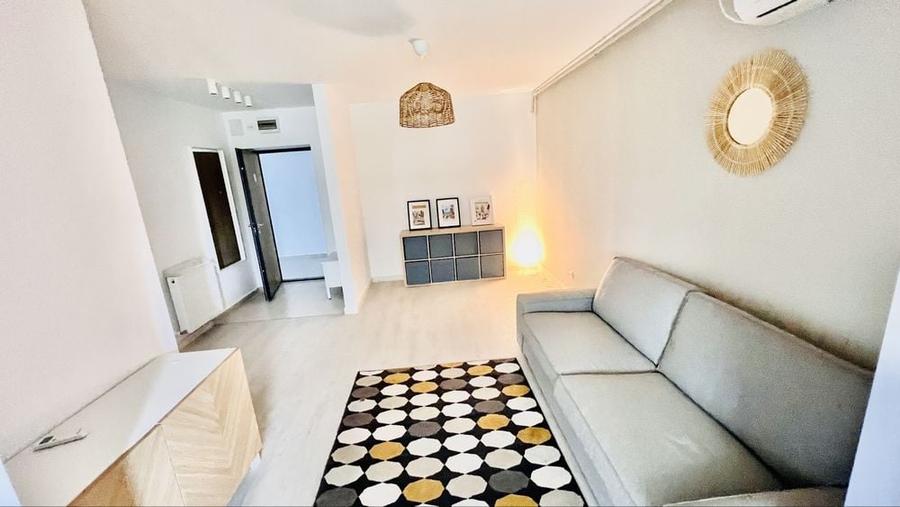 Apartament cu 2 camere decomandat în Cățelu