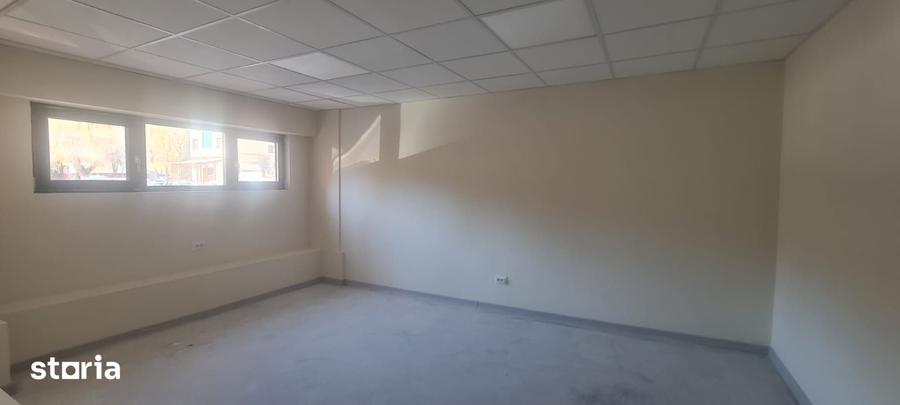 Spațiu comercial, de 220 mp, în Răcădău