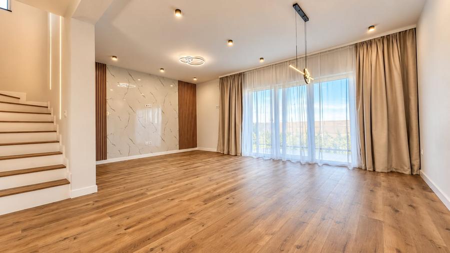 Duplex cu 4 camere cu Canalizare în Moșnița Nouă