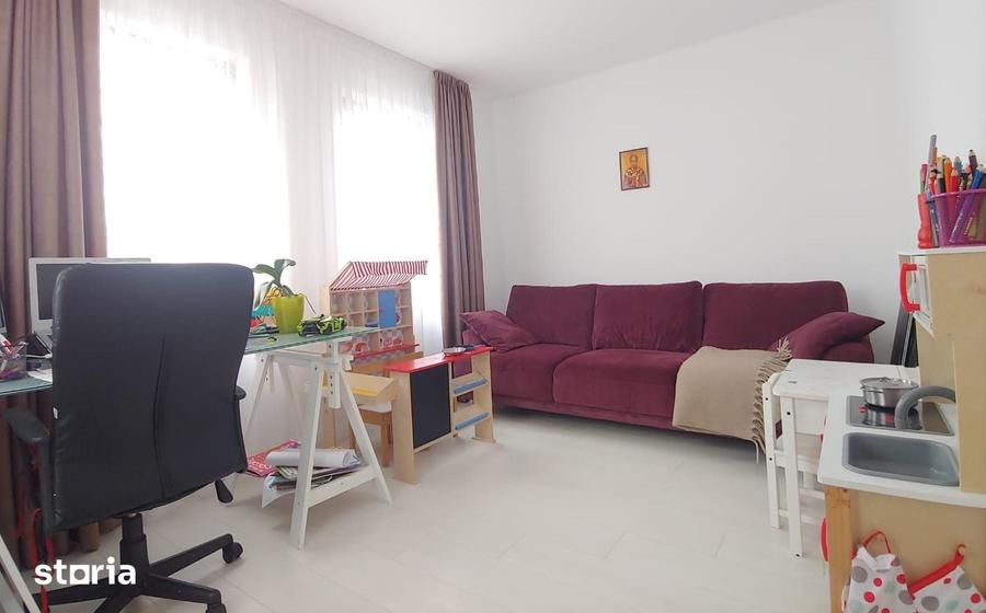 Casă cu 5 camere cu Teren 909 Mp în Sângeorgiu de Mureș