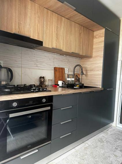 Apartament cu 4 camere decomandat în Central