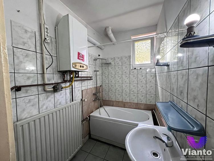Apartament cu 4 camere decomandat, mobilat în Ștrand