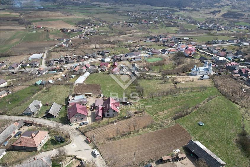 Casă individuală cu 4 camere cu Canalizare în Central
