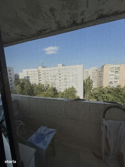 Apartament cu 3 camere decomandat în Drumul Taberei