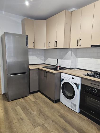 Apartament cu 3 camere semidecomandat, mobilat în Copou