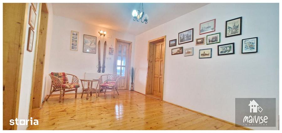 Casă cu 5 camere decomandat cu Teren 927 Mp în Hărman