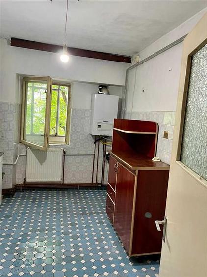 Apartament cu 3 camere decomandat în Târgu Cucu