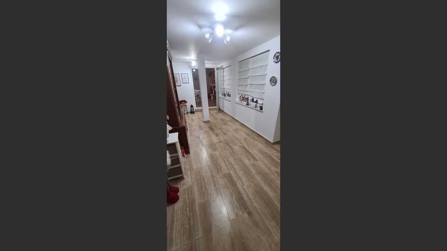 Casă cu 3 camere cu Canalizare în Fieni