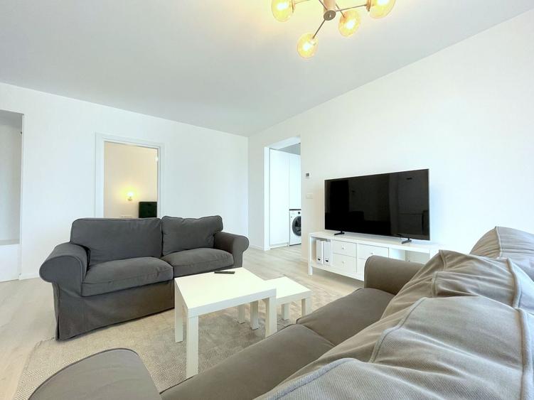 Apartament cu 3 camere decomandat, mobilat în Lipovei