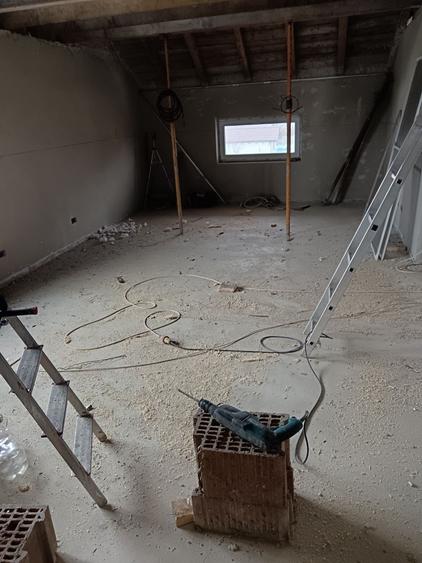 Casă cu 4 camere în Sânandrei