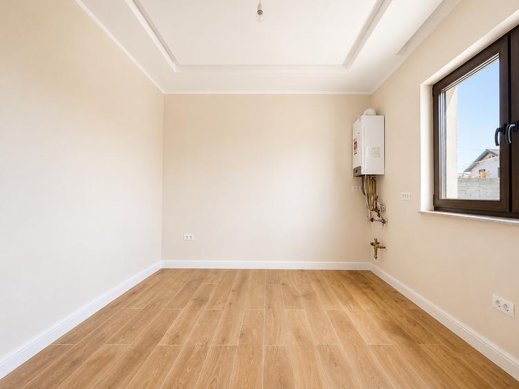Duplex cu 4 camere cu Canalizare în Giroc