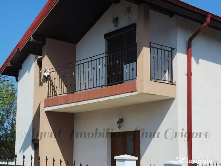 Casă cu 4 camere în Petrești