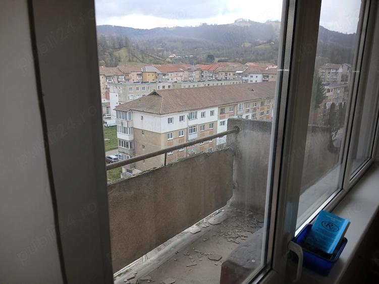 Apartament cu 3 camere decomandat în Petros