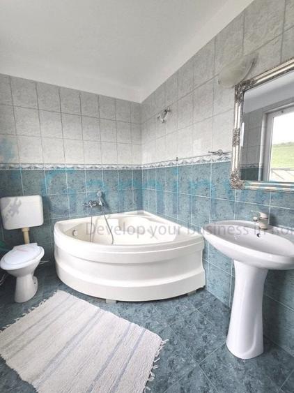 Casă individuală cu 6 camere cu Canalizare în Dealuri Oradea