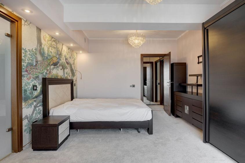Apartament cu 3 camere decomandat, mobilat în Exterior Nord