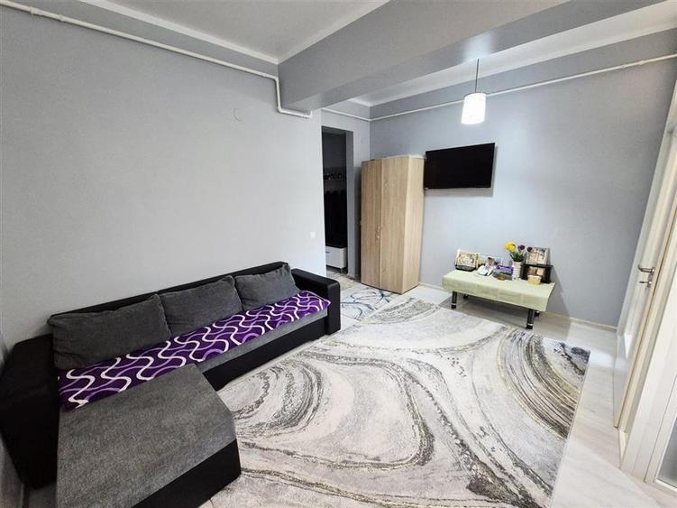 Apartament cu 3 camere de vanzare - 1