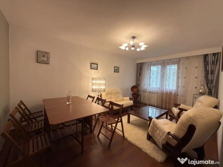 Apartament cu 3 camere decomandat în Central